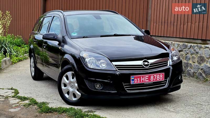 Универсал Opel Astra 2009 в Полтаве