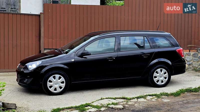 Универсал Opel Astra 2009 в Полтаве