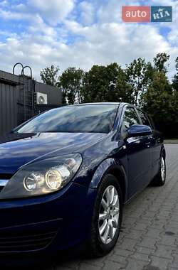 Хетчбек Opel Astra 2004 в Івано-Франківську
