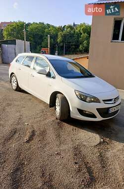 Універсал Opel Astra 2014 в Чернігові