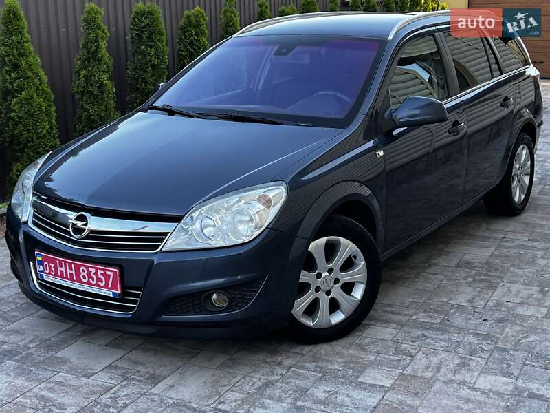 Универсал Opel Astra 2010 в 