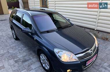 Универсал Opel Astra 2010 в 