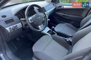 Универсал Opel Astra 2010 в 