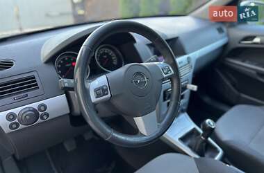 Универсал Opel Astra 2010 в 