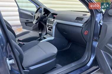 Универсал Opel Astra 2010 в 