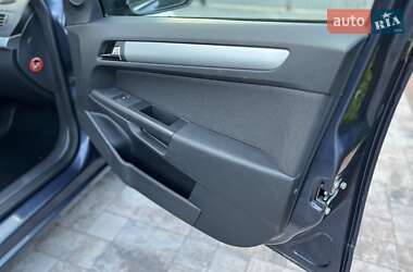 Универсал Opel Astra 2010 в 