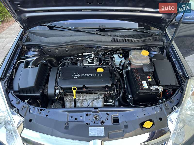 Универсал Opel Astra 2010 в Сарнах