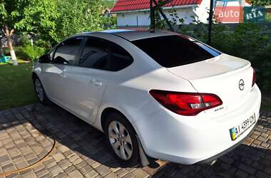 Седан Opel Astra 2016 в Обухові