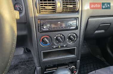 Универсал Opel Astra 2000 в 