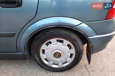 Хэтчбек Opel Astra 1999 в 