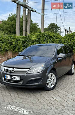 Универсал Opel Astra 2012 в Черновцах