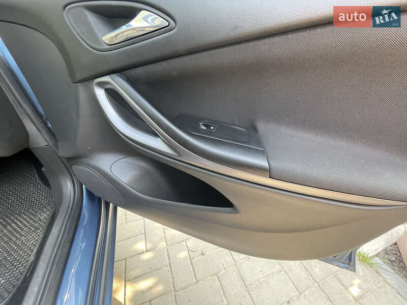 Хетчбек Opel Astra 2016 в Коростишеві