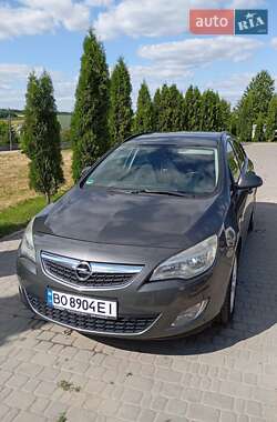 Универсал Opel Astra 2011 в Тернополе