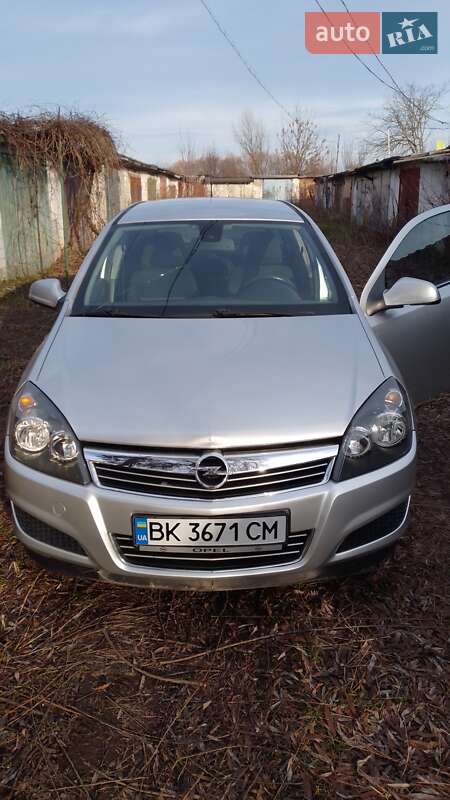 Opel Astra 2010
