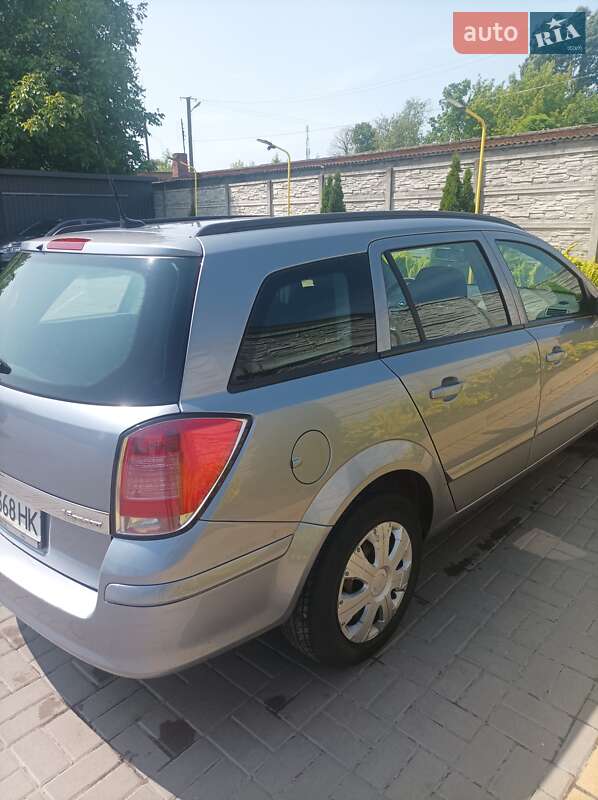 Универсал Opel Astra 2004 в Казатине