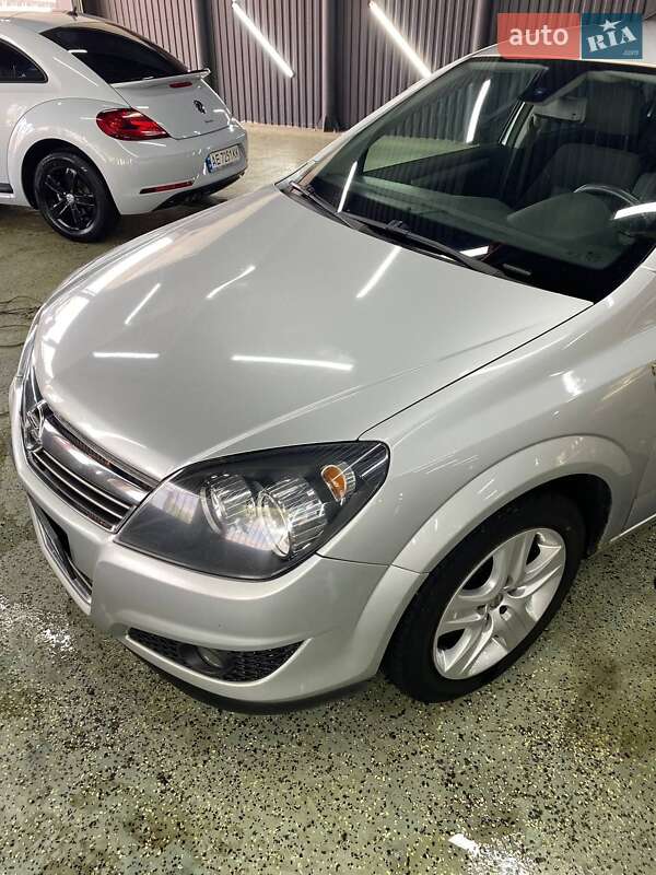 Универсал Opel Astra 2010 в Кривом Роге