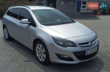 Універсал Opel Astra 2013 в Івано-Франківську
