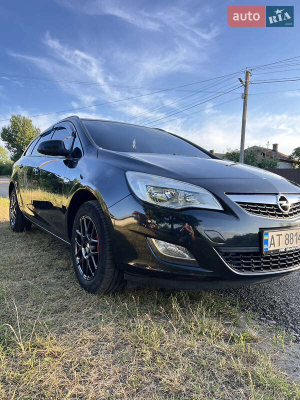 Универсал Opel Astra 2011 в Галиче фото 16 Универсал Opel Astra 2011 в Галиче