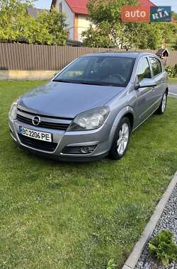 Хэтчбек Opel Astra 2004 в Винниках