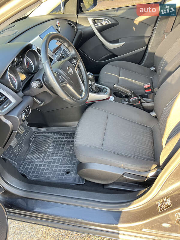 Универсал Opel Astra 2011 в Галиче фото 19 Универсал Opel Astra 2011 в Галиче