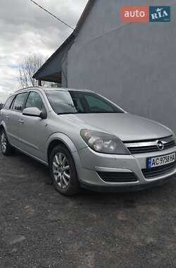 Універсал Opel Astra 2004 в Луцьку