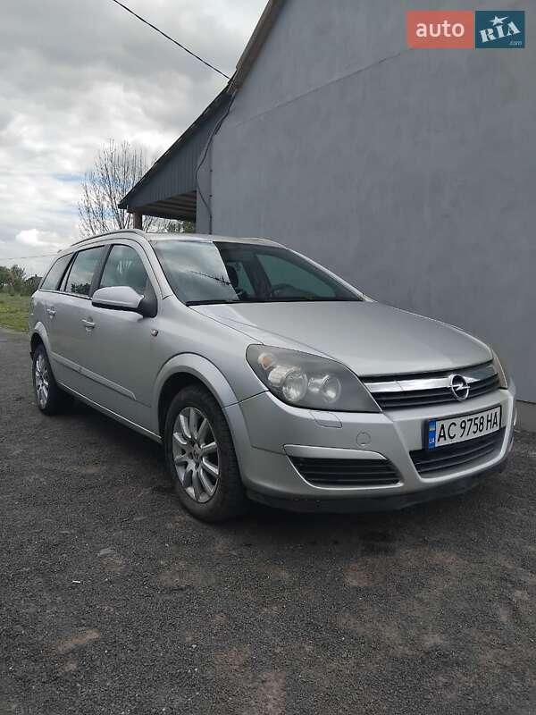 Універсал Opel Astra 2004 в Луцьку