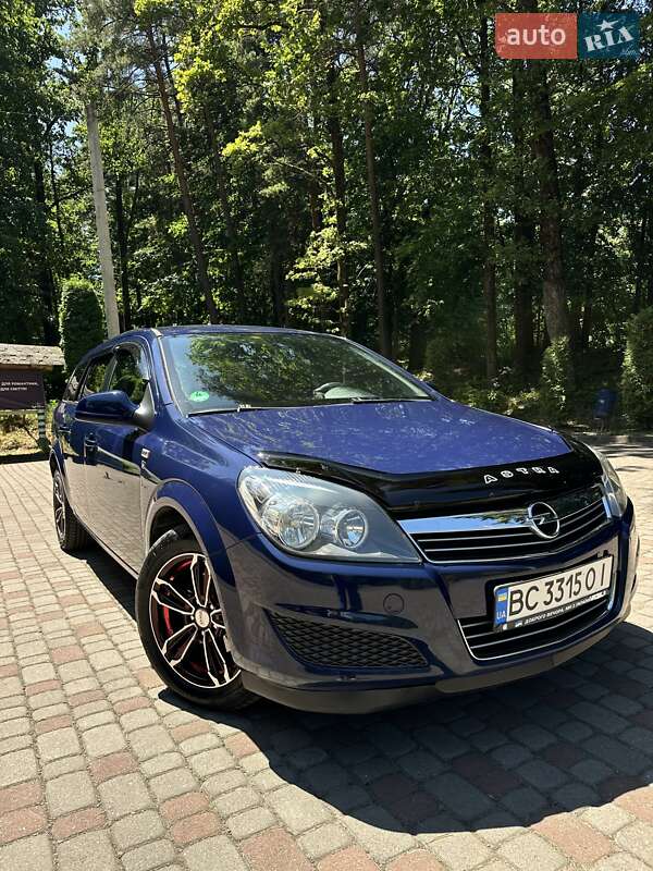 Opel Astra 2010 Opel Astra 2010