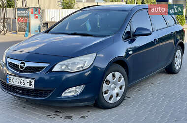 Універсал Opel Astra 2012 в Старокостянтинові
