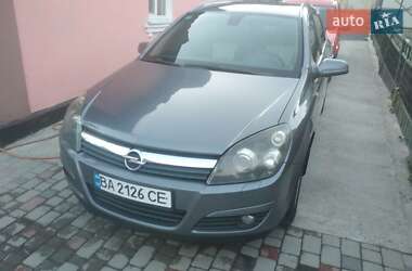 Універсал Opel Astra 2004 в Гайвороні