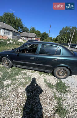 Седан Opel Astra 2004 в 