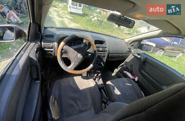 Седан Opel Astra 2004 в 