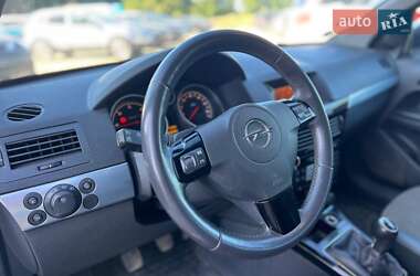 Универсал Opel Astra 2010 в 