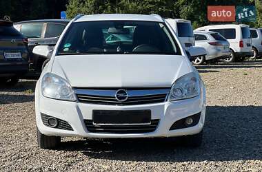 Универсал Opel Astra 2010 в 