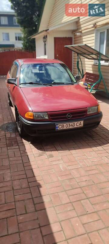 Хэтчбек Opel Astra 1992 в 
