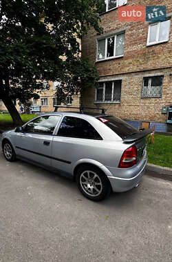 Хэтчбек Opel Astra 2002 в 