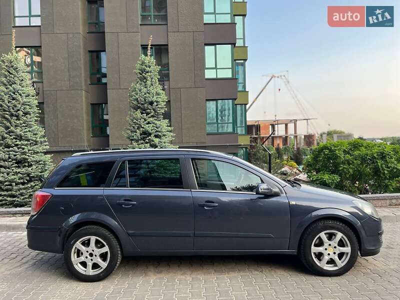 Универсал Opel Astra 2006 в Киеве