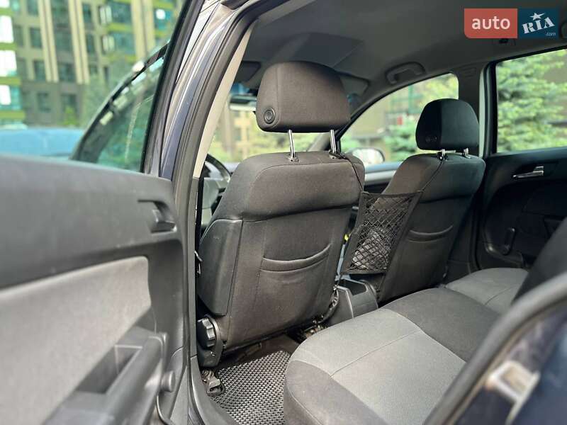 Универсал Opel Astra 2006 в Киеве