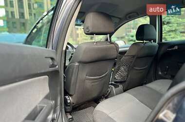 Универсал Opel Astra 2006 в 
