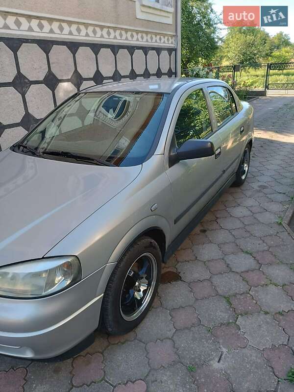 Седан Opel Astra 2006 в Калуші