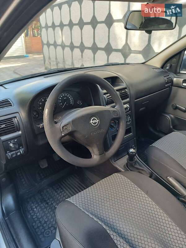 Седан Opel Astra 2006 в Калуші