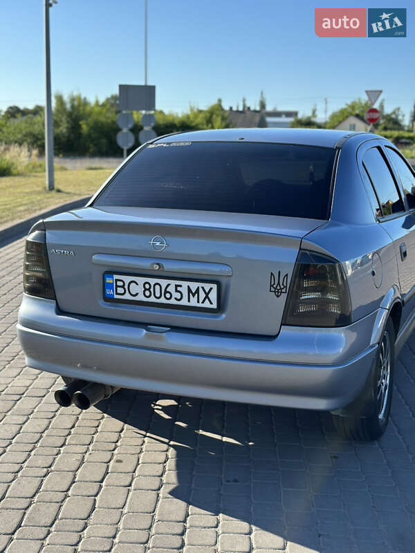 Седан Opel Astra 2007 в Городку