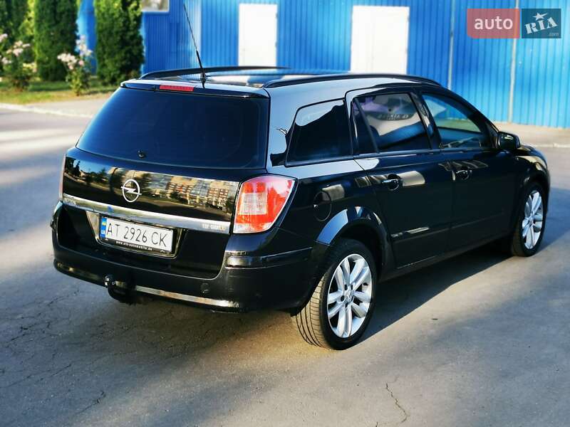 Универсал Opel Astra 2008 в Черновцах