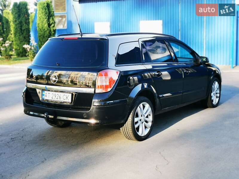 Универсал Opel Astra 2008 в Черновцах