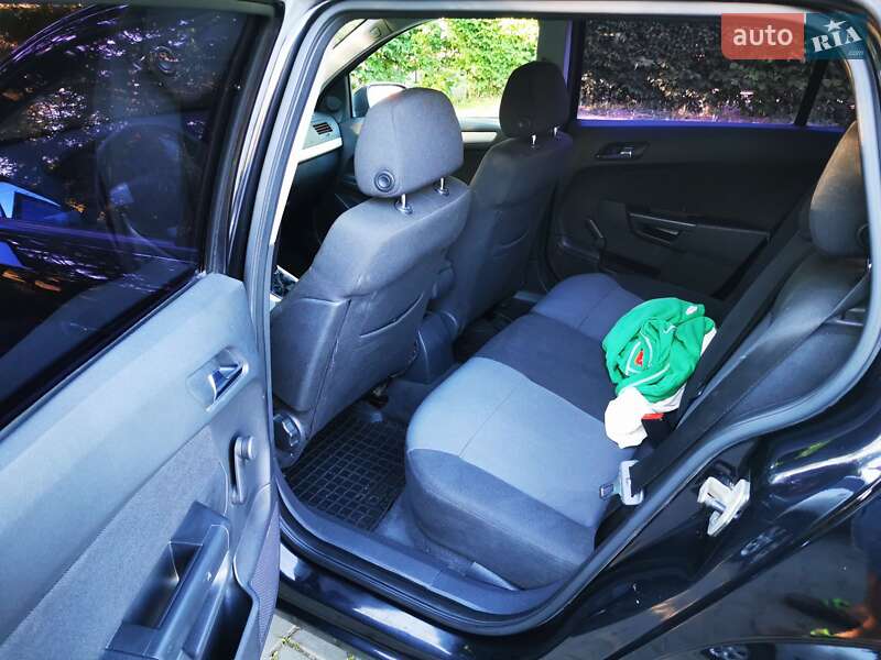Универсал Opel Astra 2008 в Черновцах