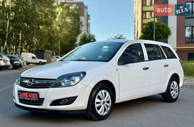 Универсал Opel Astra 2012 в Тернополе