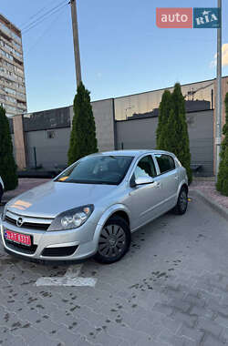 Хэтчбек Opel Astra 2005 в Житомире