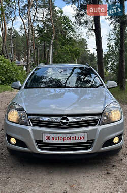 Универсал Opel Astra 2010 в Белогородке