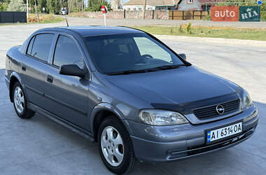 Седан Opel Astra 2006 в Новому Бузі