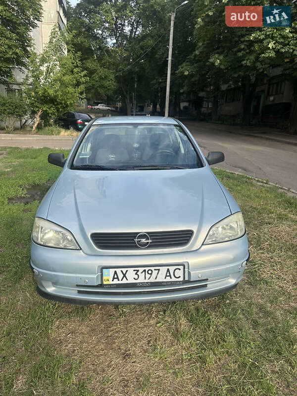 Opel Astra 2004