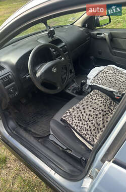 Седан Opel Astra 2004 в 